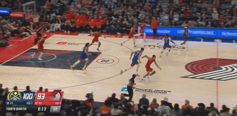 撕裂防线！亨德森半场击地助攻克里斯-穆雷扣篮得手