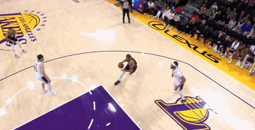 站的很稳！托平上篮被普林斯造进攻犯规 挑战失败