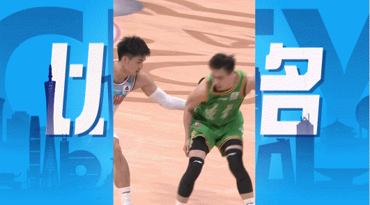 太拼了！于德豪捅掉赵继伟球 倒地拼抢传给阿不都沙拉木