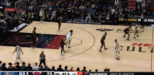 神兵天降！克莱三分不中 库明加暴起单臂补扣