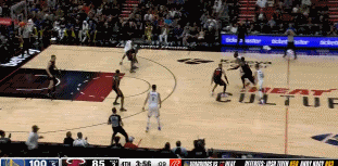 今天也太准了！克莱高难度连轰5分 分差拉开到了20分！