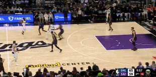 身轻如燕！欧文再次上演扣篮 赛季5次扣篮创生涯新高