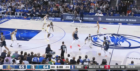 拦不住！欧文闪过四人打成2+1！