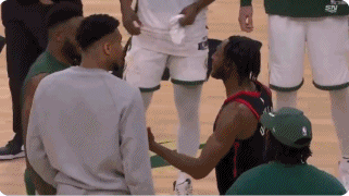 ❤️全是爱！奎克利叔叔去世 雄鹿全队与他一同祷告