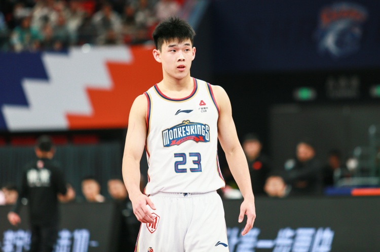 媒体人：林葳手握绝杀机会居然不看框 不给布莱克尼 把球传给对手