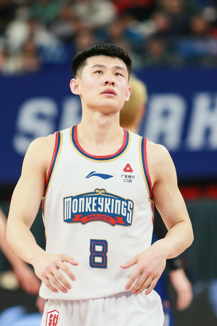 吴頔：王岚嵚过掉两人欧洲步拉杆上篮杀死比赛 这状元真不水