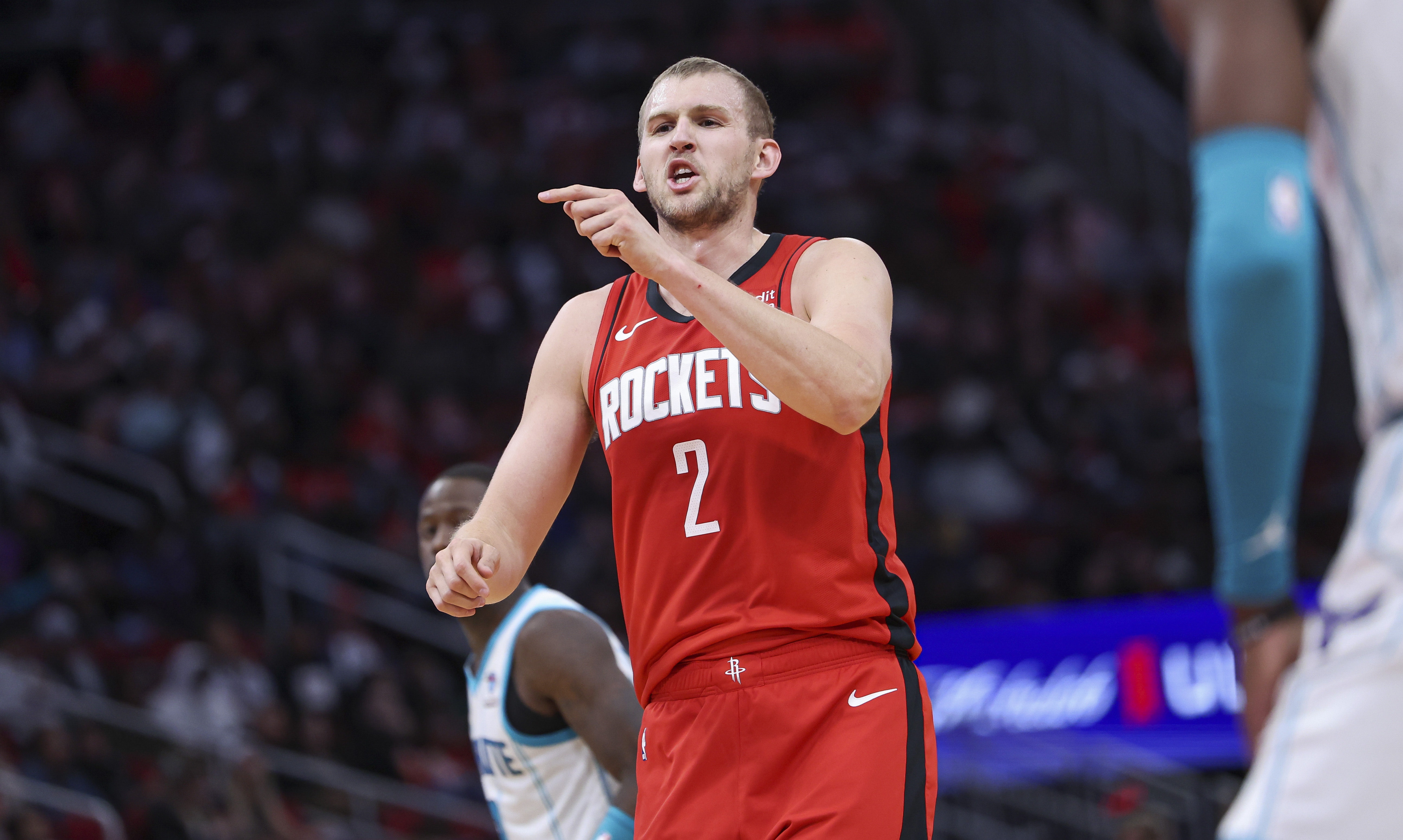 火箭VS开拓者：兰代尔顶替小贾巴里首发 搭档范乔丹杰伦狄龙阿门