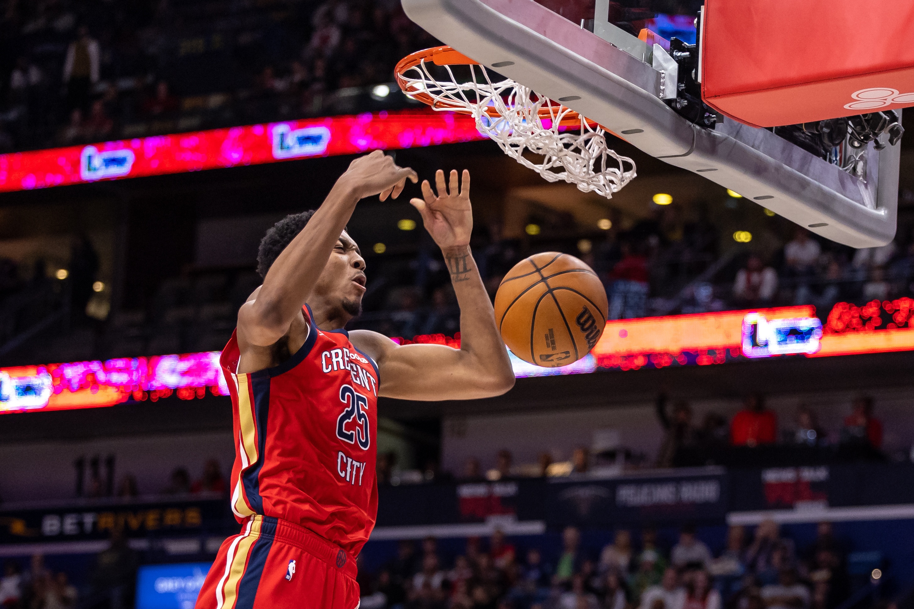 狂抢11个板！墨菲：我爸就搁那看我呢 想抢更多的板让他开心点