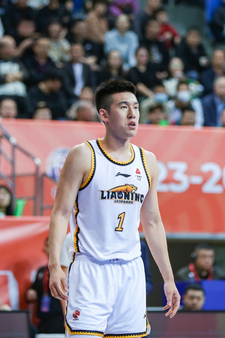 发挥上佳！付豪16中9高效得21分9板 前场板有4个