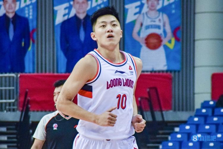 打成关键2+1！田宇恒11中7拿到20分