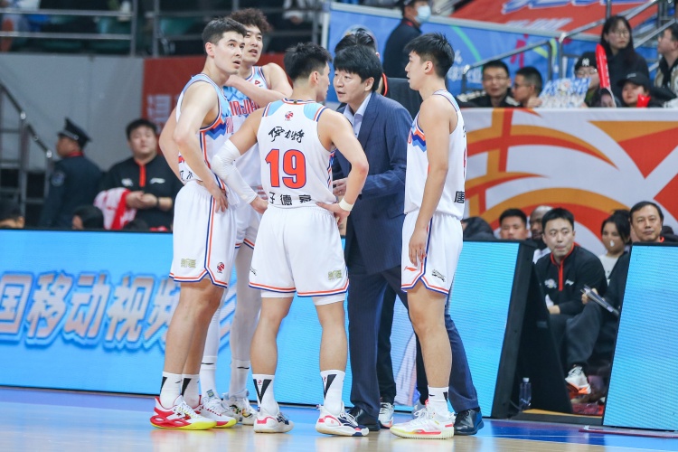 邱彪：抱着一个学习的态度打辽宁 赵睿还在康复当中