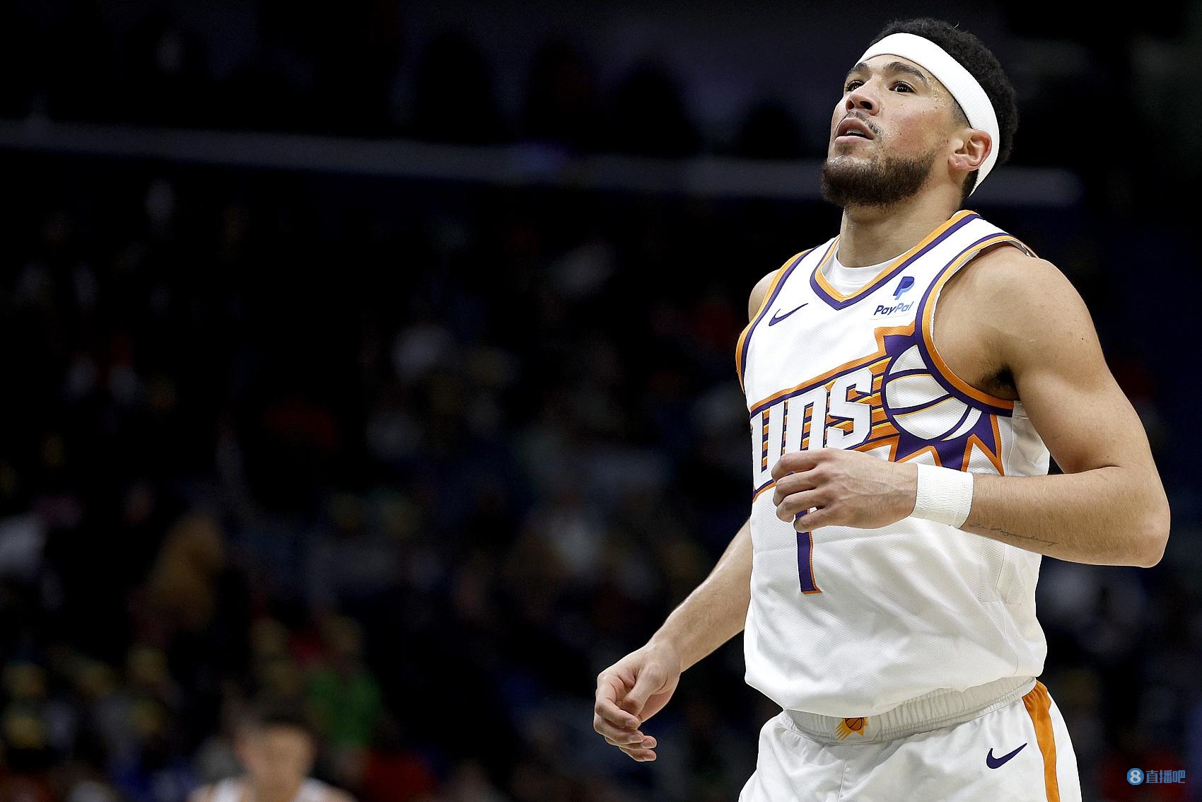 小托马斯：布克砍70分时我还在绿军打球 你知道他有能力做到什么