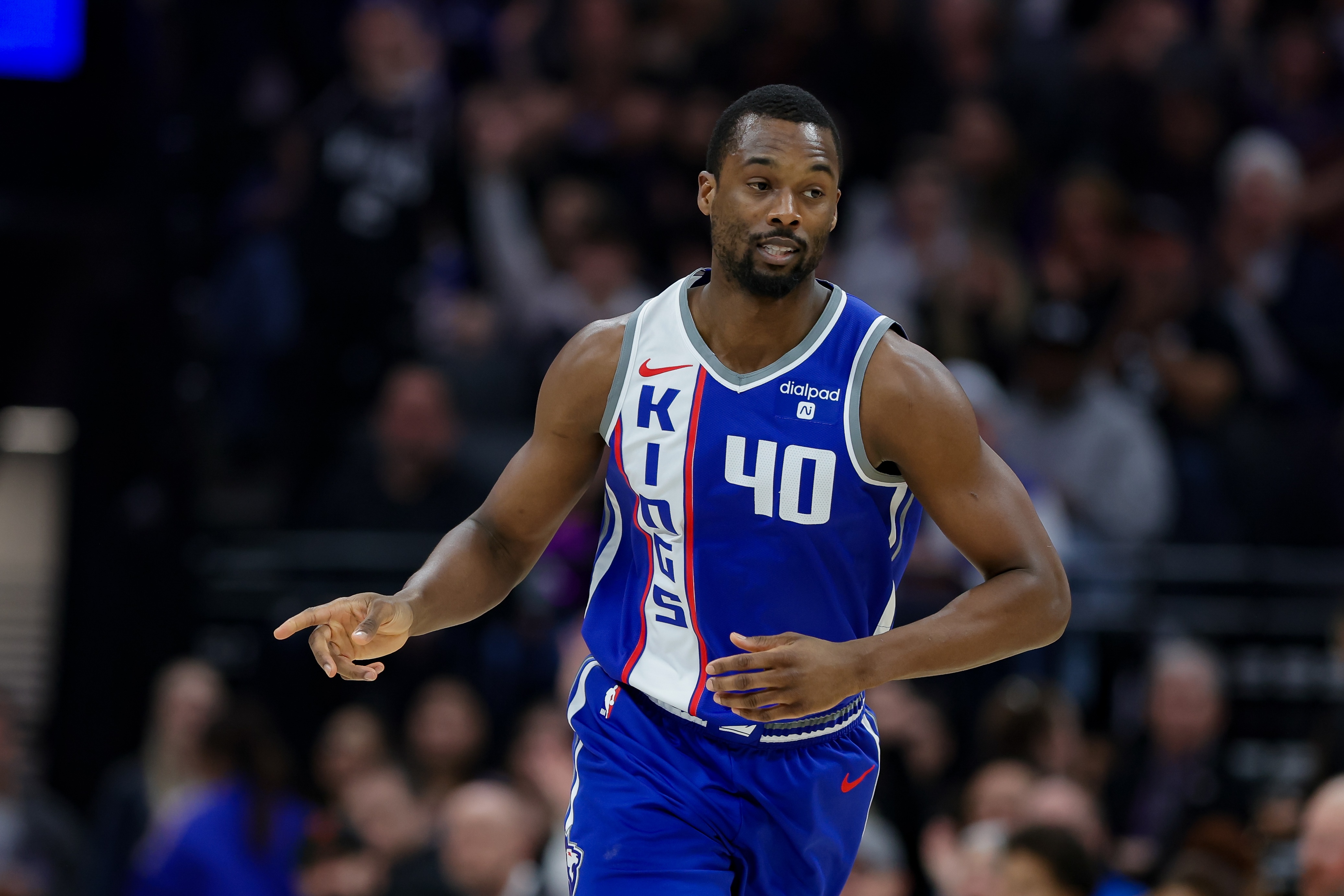 虎头蛇尾！巴恩斯19中8得到20分6板2助 最后传球出现致命失误