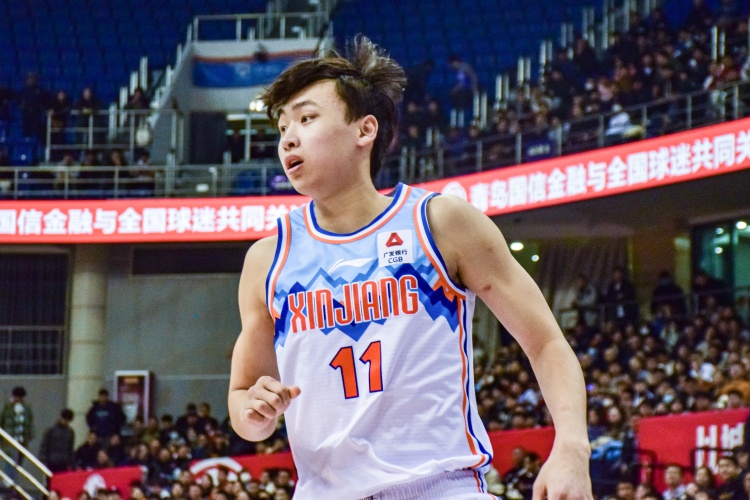 毫无状态！齐麟6投0中仅靠罚球拿到4分正负值-27