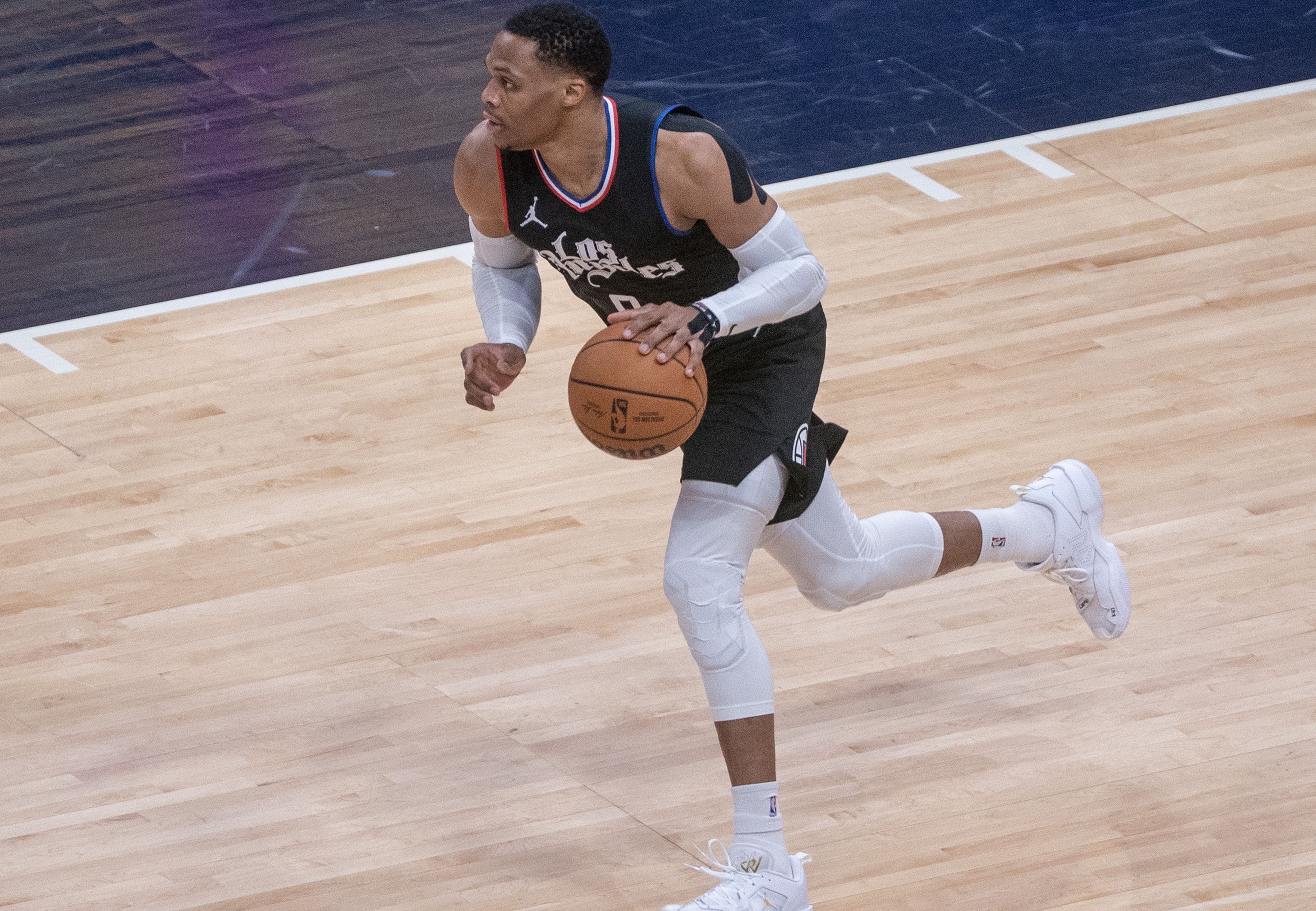 缺战12场！今日快船迎战步行者 威少状态升级为出战成疑！