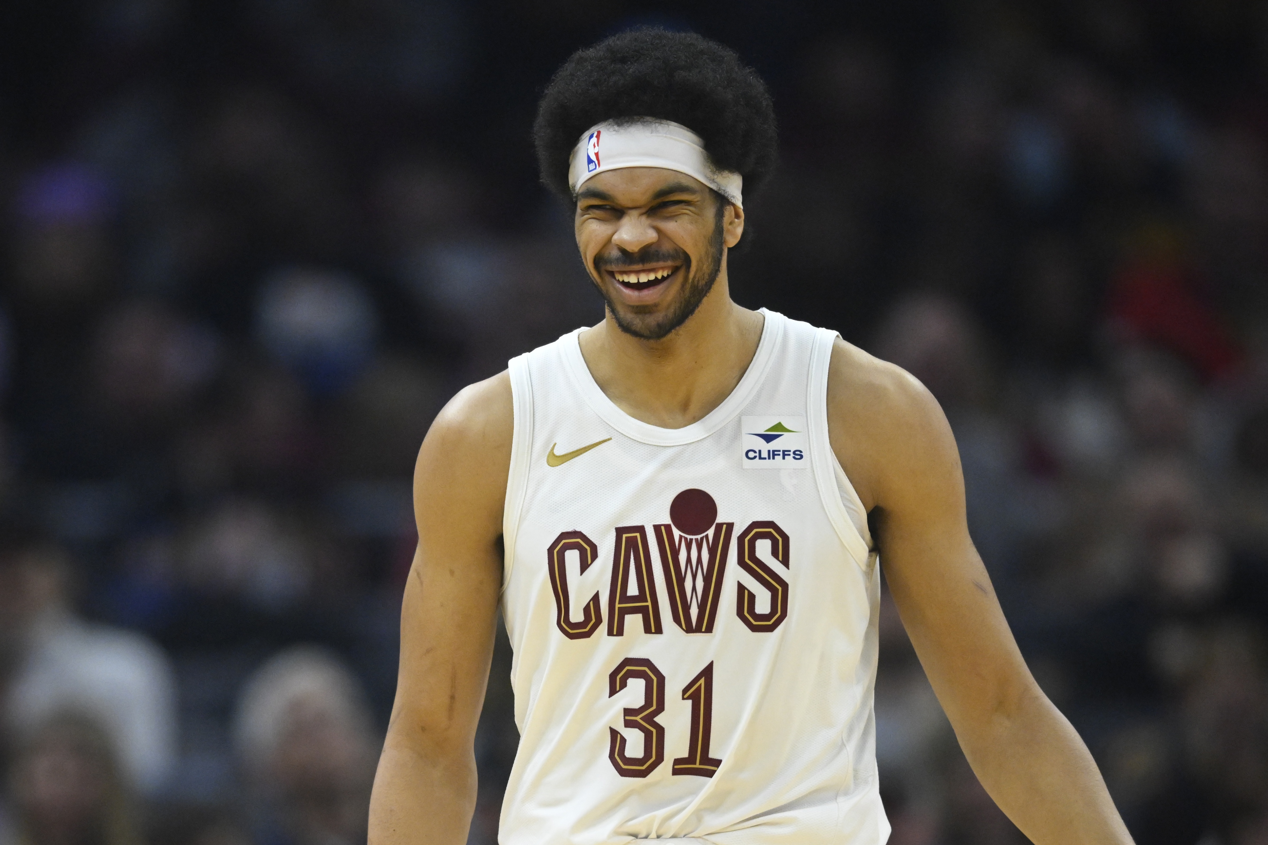 高效！贾勒特-阿伦半场6中5贡献12分外加6板 正负值+13