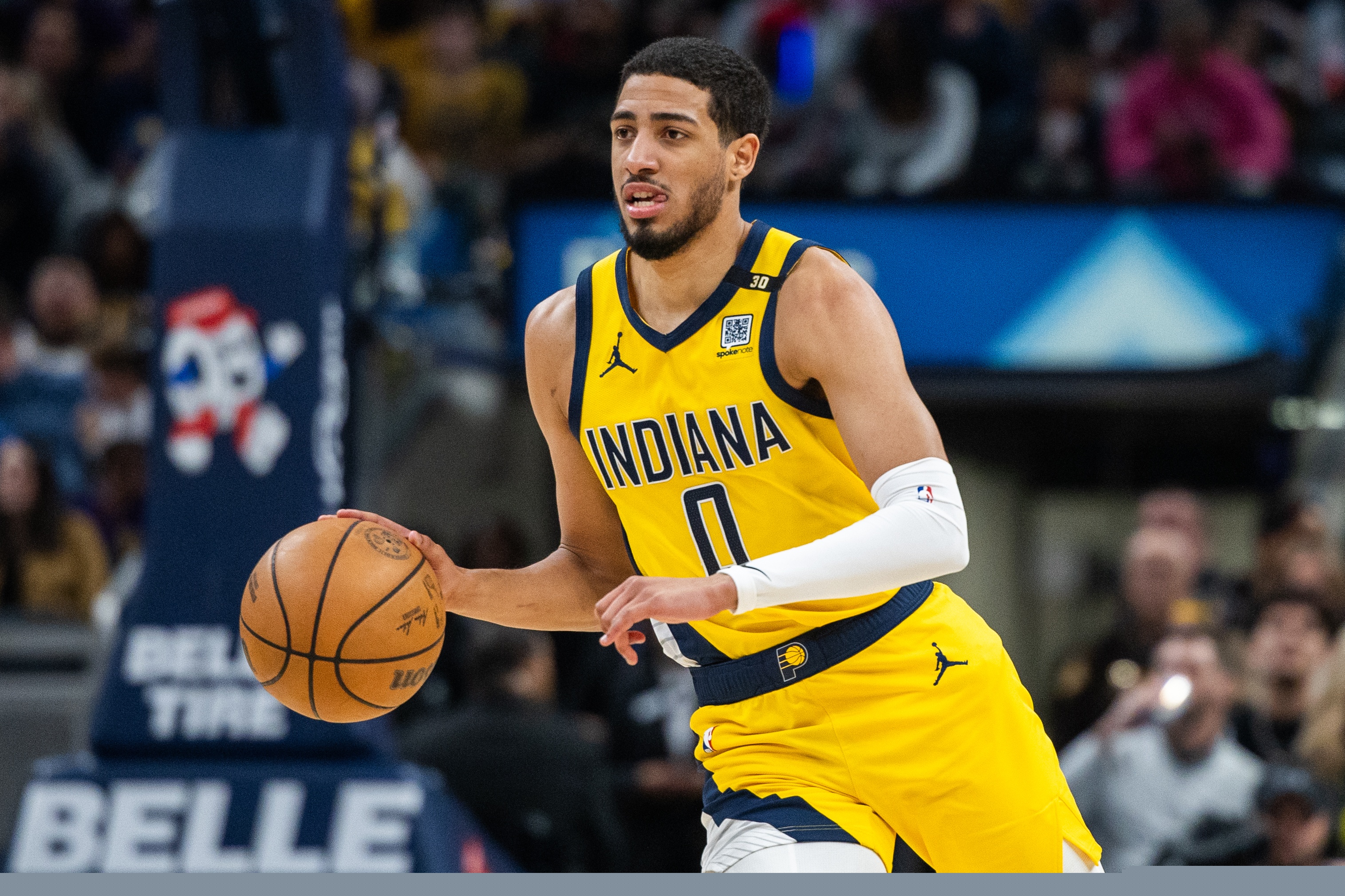 高效全面！哈利伯顿半场12中7砍21分5板7助 正负值+21